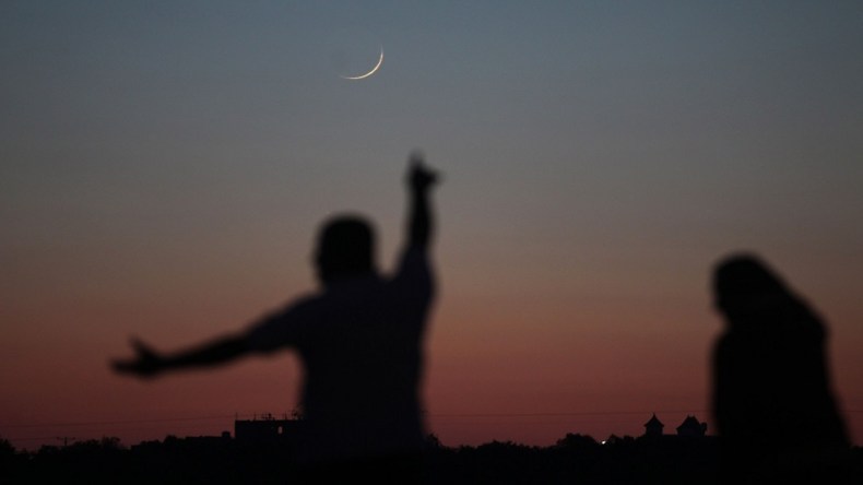 هيئة كبار العلماء في السعودية تكشف عن موعد عيد الفطر فلكيا