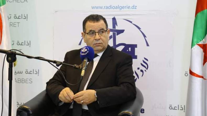 وزير العمل: الوظيف العمومي يعرف حالة اشباع