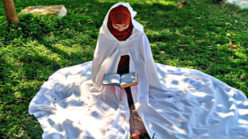 الطفلة حيفا رقّاد .. حفظت القرآن مع الكبار وختمته أثناء الحجر