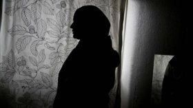 زوجي ملحد لا يصوم ولا يؤمن بالآخرة!