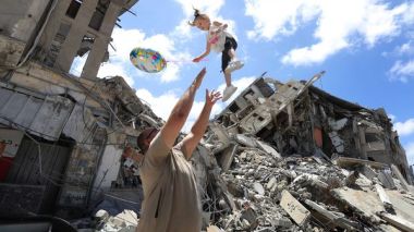 عودة الحياة اليومية في غزة وسط الحطام والأنقاض