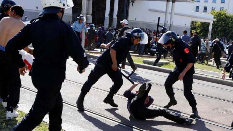 إعلام المخزن.. تجاهل تام للقمع في المغرب ونقل يومي للوضع في الجزائر   
