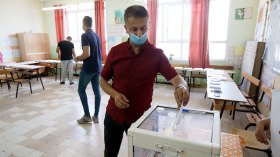 الجزائريون اختاروا لأول مرة ممثليهم في البرلمان بحرية كاملة