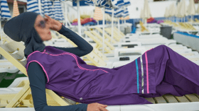 “البوركيني” ممنوع في مسابح جزائرية والمحجبات ينتفضن