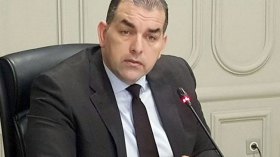 لا توقيع على طلبات المستثمرين منذ 15 شهرا!