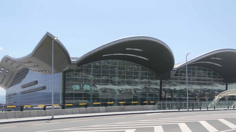 مطار الجزائر: مديوني يدعو إلى خفض أسعار المنتجات واسعة الاستهلاك   