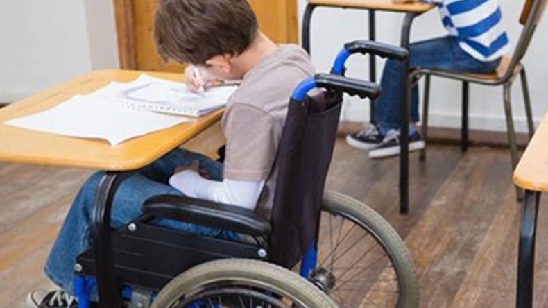 الأولياء يرحبون بإعفاء ذوي الاحتياجات الخاصة من امتحانات “السانكيام”