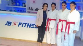 ثلاث مصارعات من المدية يصنعن الاستثناء العالمي