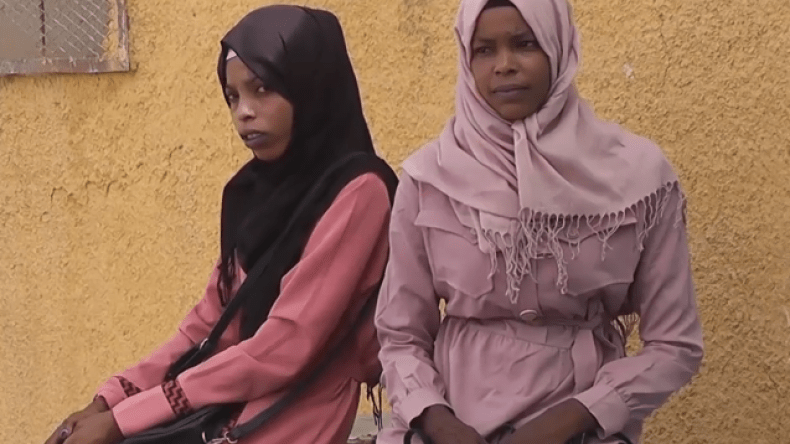 VIDEO: les deux sœurs exclues l’an dernier refont leur BAC