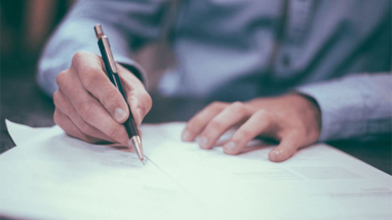 إدماج حاملي الليسانس العالقين في منصب متصرف