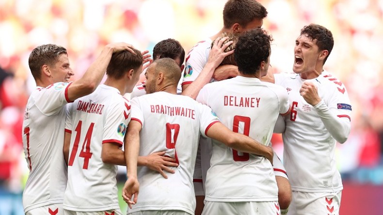 سفينة “الفايكينغ” تصل بِآمان إلى ميناء ربع النهائي