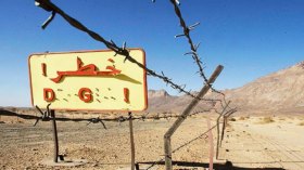 فرنسا مطالبة بالاعتذار وتطهير مواقع التجارب النووية