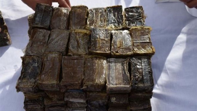 شرطي ضمن عصابة تروج المخدرات بالعاصمة