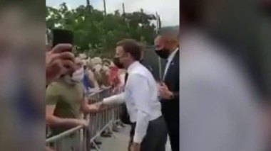 VIDEO: Emmanuel Macron giflé par un homme