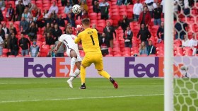 تأهّل إنجلترا وكرواتيا