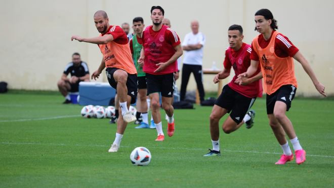 مَن يحمل شارة قائد “محاربي الصحراء” في مباراة موريتانيا؟