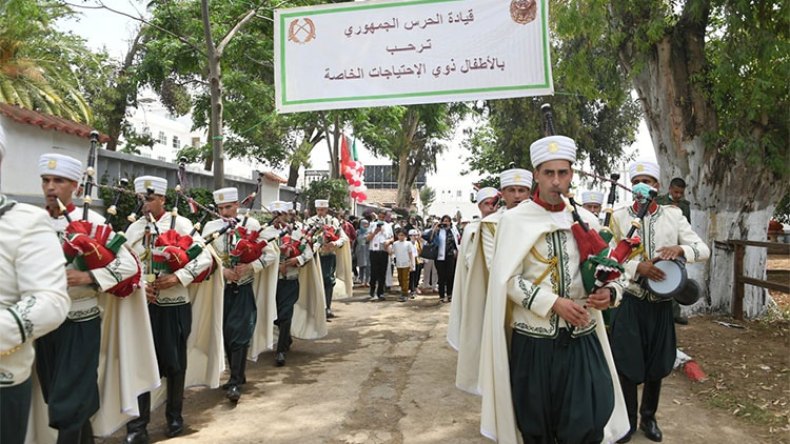 هكذا حررت خيول الحرس الجمهوري أطفال “التوحد” من العزلة