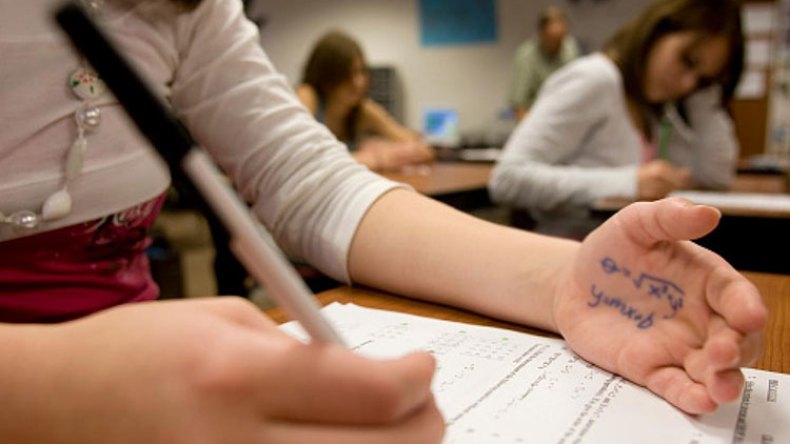 مختصون يدقون ناقوس الخطر من ظاهرة الغش في الجامعات