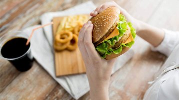 البطن قبل العقل أحيانا!