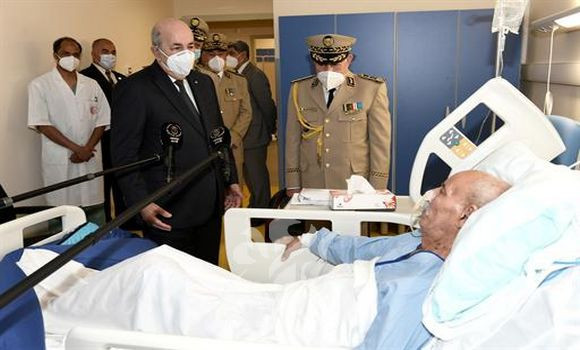 Hôpital Ain Naâdja: Le président Tebboune rend visite au président Sahraoui
