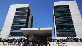 طلبة طب الأسنان بكلية بن عكنون يقاطعون الامتحانات