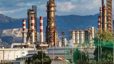 Les cours de l’or noir poursuivent leur marche en avant