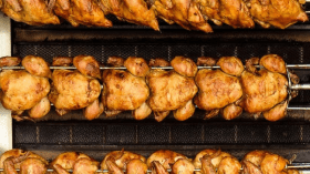 “حماية المستهلك” تحذّر من الاحتيال في بيع “الدجاج المحمر”