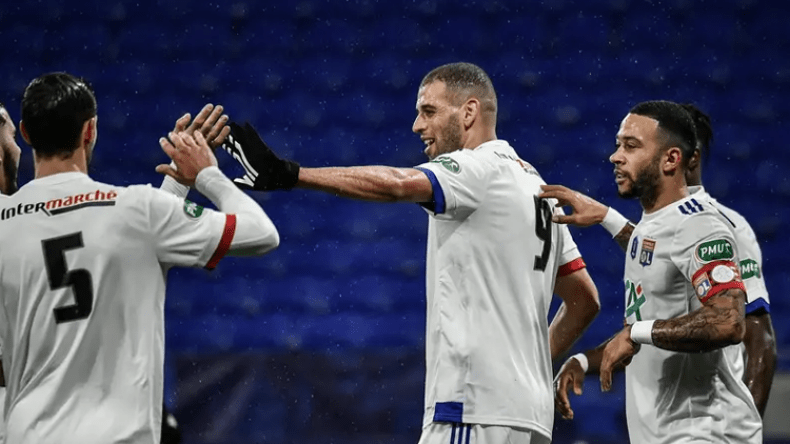 باشاكشهير التركي يسعى لضم إسلام سليماني