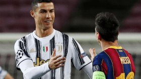 رئيس برشلونة يخطط لضم رونالدو إلى جانب ميسي