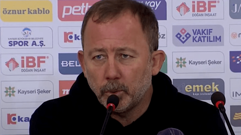 مدرب بشكتاش يفرض شرطه للبقاء مع النادي الموسم المقبل