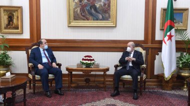 Tebboune reçoit le SG du FLN et des représentants des indépendants