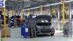 إجراءات مستعجلة للدفع بعجلة الاستثمار وتفكيك أزمة السيارات