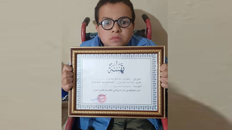 “يعقوب” تحدى الإعاقة والناس للنجاح في السانكيام بالبويرة