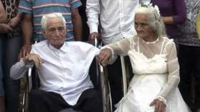 هذه حقيقة الصور المتداولة لأطول خطوبة في التاريخ استمرت 67 عاما!