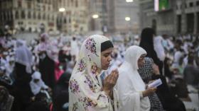 السعودية تجيز للنساء التسجيل للحج دون محرم