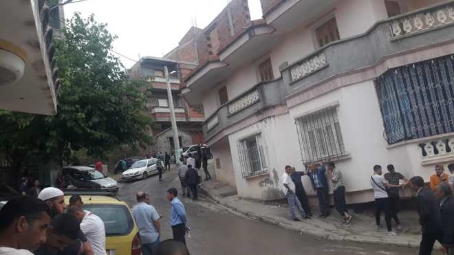 شاهد.. لحظة وصول جثمان الطالب الجزائري المغدور بكندا وتشييع جنازته بجيجل