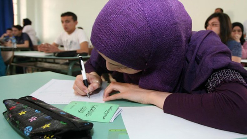 أمهات يشجعن أبناءهن على ارتكاب تجاوزات خطيرة!