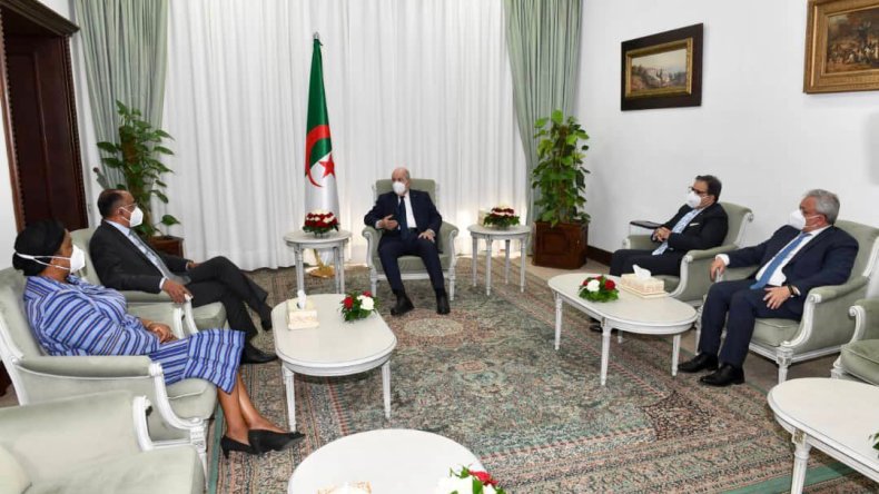 مسؤول إفريقي: الرئيس الجزائري يقوم بدور ريادي في المجال الصحي