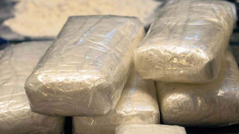 حجز أزيد من قنطار من الكوكايين وتوقيف 4 أشخاص من جنسية مغربية