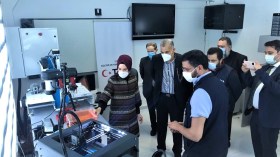 تركيا تجهز مختبرا علميا للتصنيع الرقمي في الجزائر