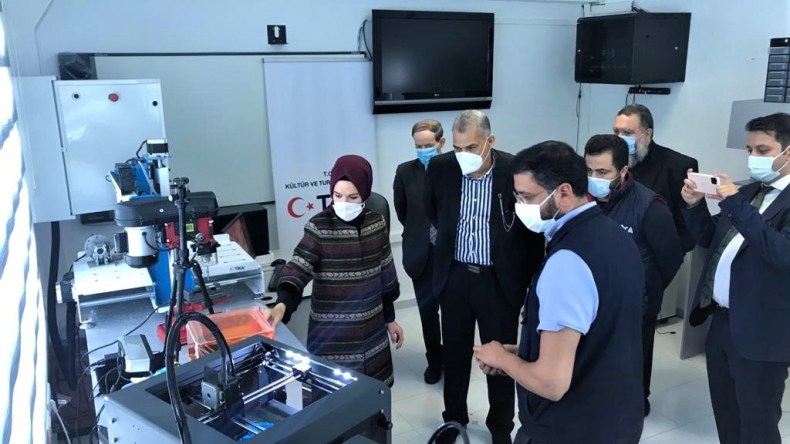 تركيا تجهز مختبرا علميا للتصنيع الرقمي في الجزائر