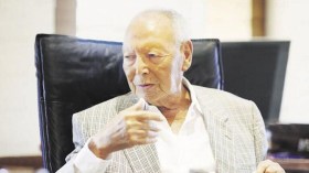 وفاة والد رجل الأعمال المصري نجيب ساويرس
