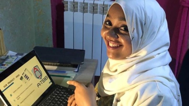 سفارة الولايات المتحدة تقدم منحة تطويرية لطالبة من ورقلة