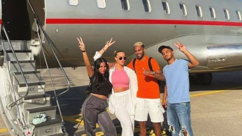 محرز ينهي عطلته.. ودولور يرصد الجماهير الجزائرية