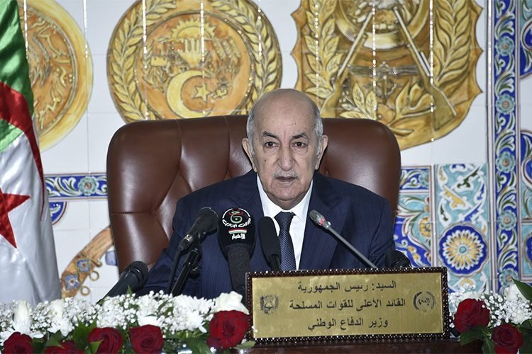 Les officiers de l’ANP décorés par le président Tebboune