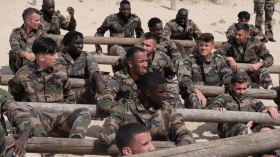 بِالفيديو: الملالي يخضع لِتدريبات “عسكرية” بِفرنسا!