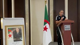 مؤتمر صحفي لِمدرب أواسط “الخضر”