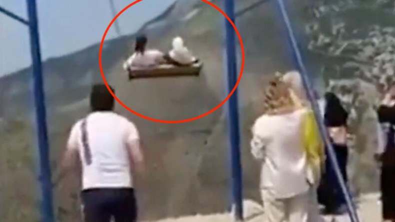En vidéo : Deux femmes chutent d’une balançoire au Daghestan