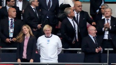 Boris Johnson dénonce les «insultes racistes» visant des joueurs anglais