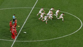 الثور الإسباني يفلت من فخّ المروج السويسرية